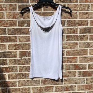 Loft tank with bead detail